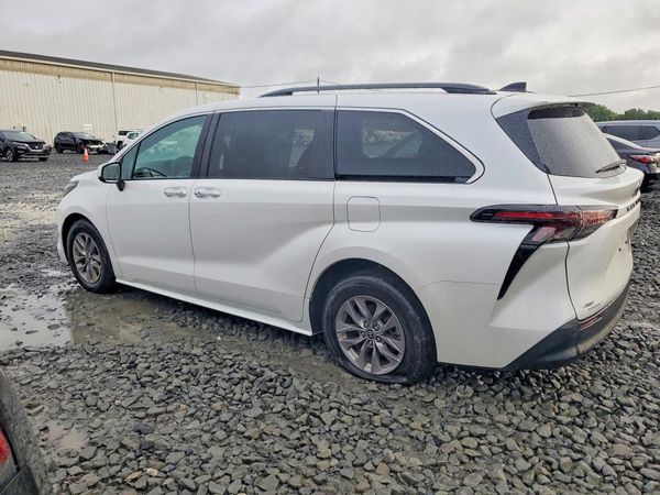 2024 TOYOTA SIENNA