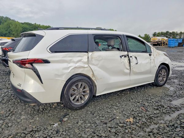 2024 TOYOTA SIENNA