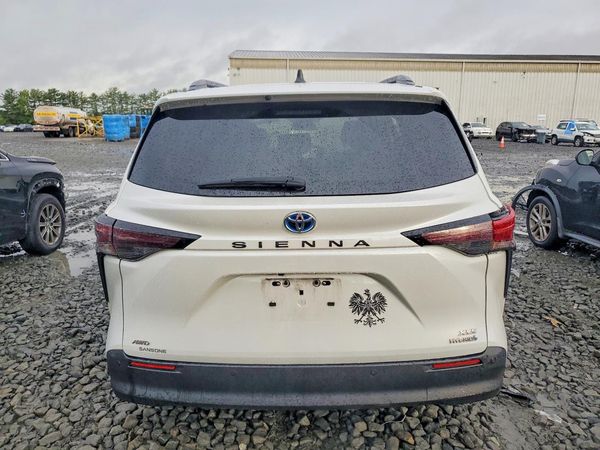 2024 TOYOTA SIENNA
