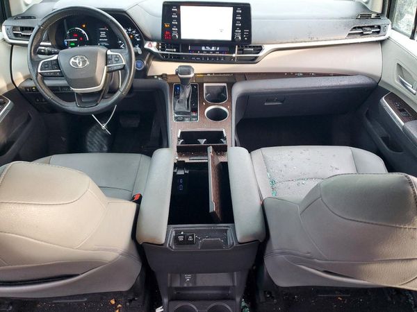 2024 TOYOTA SIENNA