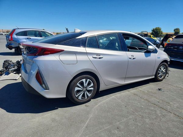 2019 TOYOTA PRIUS Plus/Premium/Advanced