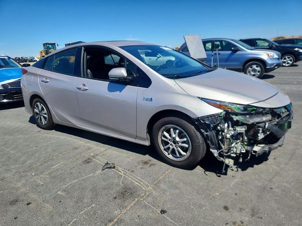 2019 TOYOTA PRIUS Plus/Premium/Advanced