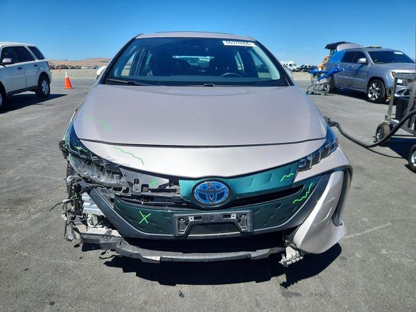 2019 TOYOTA PRIUS Plus/Premium/Advanced