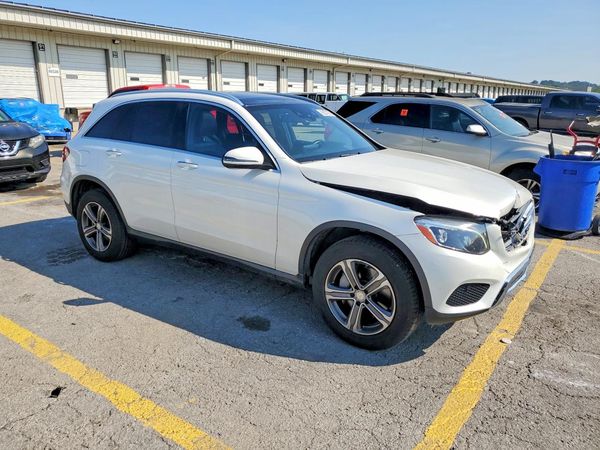 2017 MERCEDES-BENZ GLC