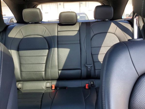 2017 MERCEDES-BENZ GLC