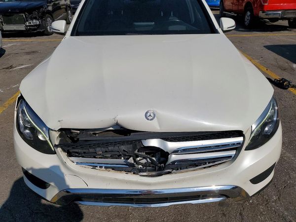 2017 MERCEDES-BENZ GLC