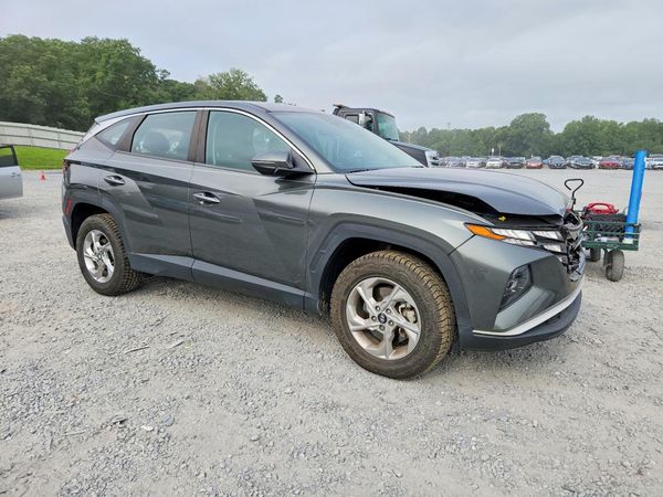 2022 HYUNDAI TUCSON SE