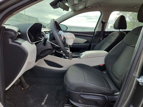 2022 HYUNDAI TUCSON SE
