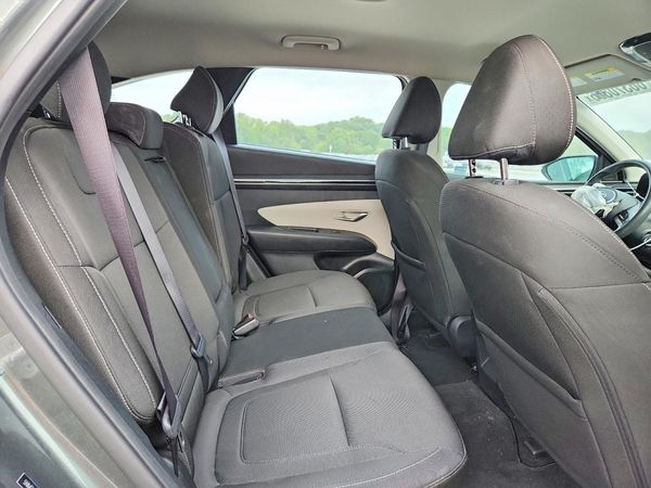 2022 HYUNDAI TUCSON SE