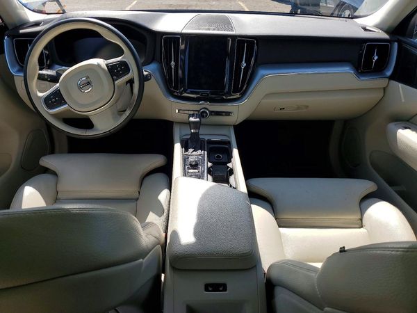 2019 VOLVO XC60 Momentum — CKPT