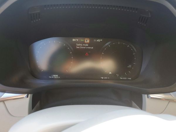 2019 VOLVO XC60 Momentum — ODOM