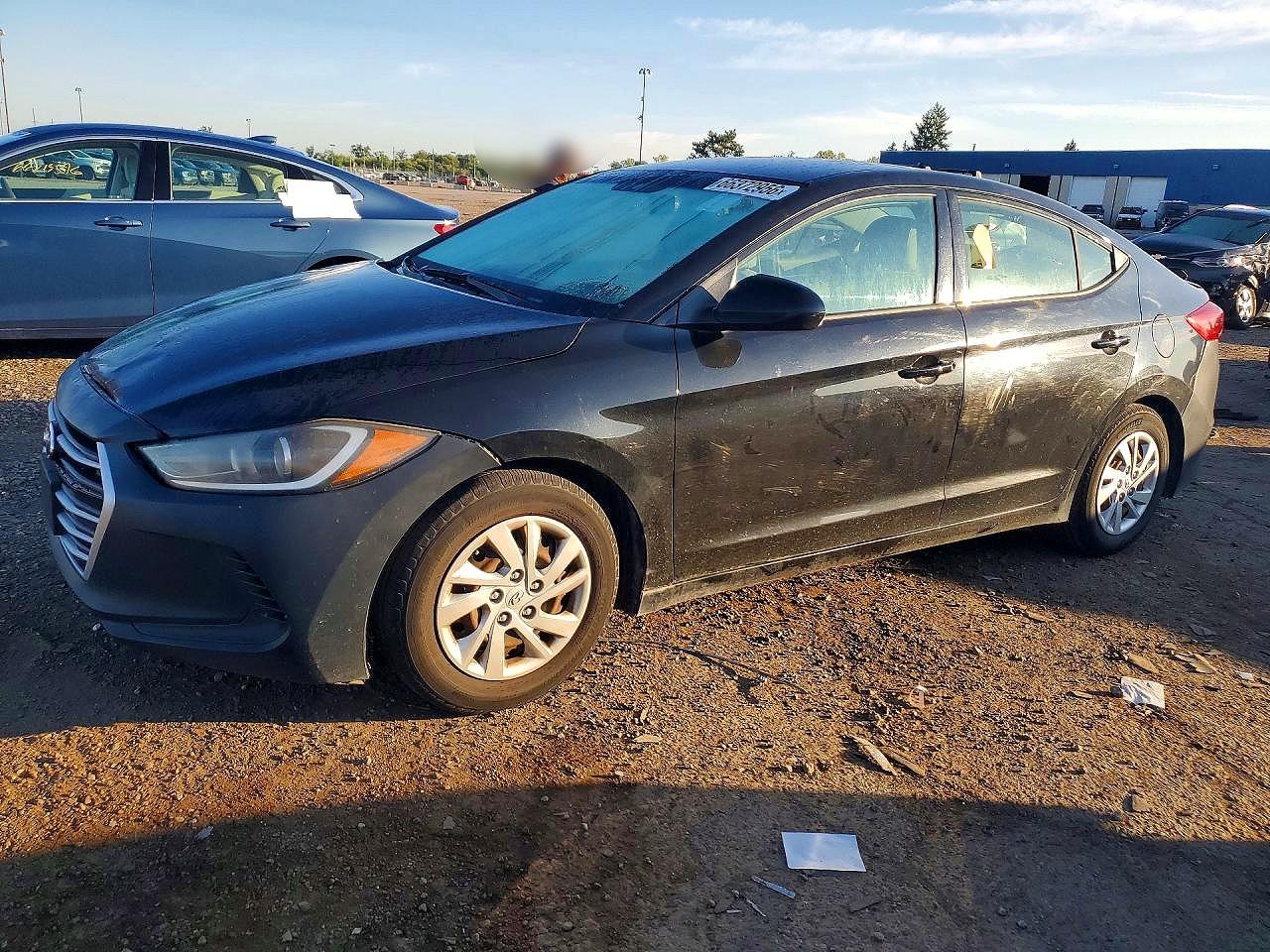 2017 HYUNDAI ELANTRA SE Base — Front 3/4