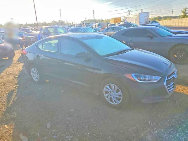 2017 HYUNDAI ELANTRA SE Base — Passenger 3/4