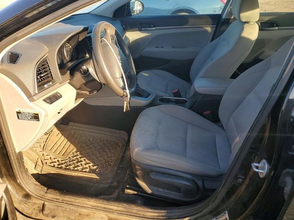 2017 HYUNDAI ELANTRA SE Base — DENT