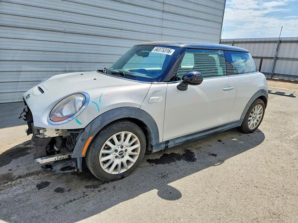 2014 MINI COOPER