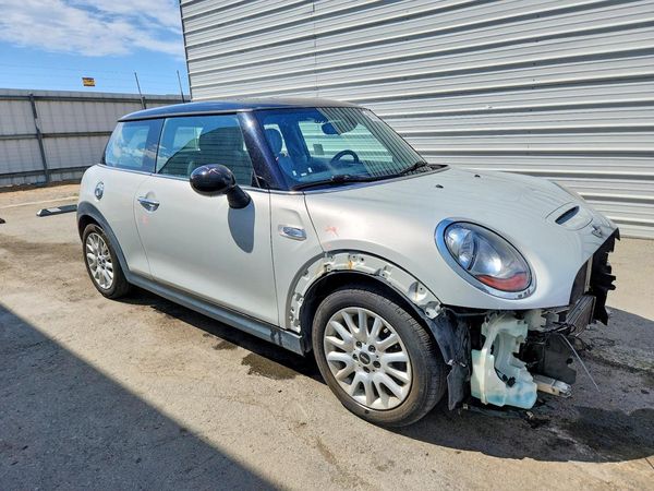2014 MINI COOPER