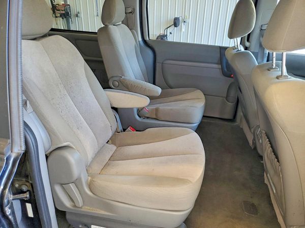 2014 KIA SEDONA GL