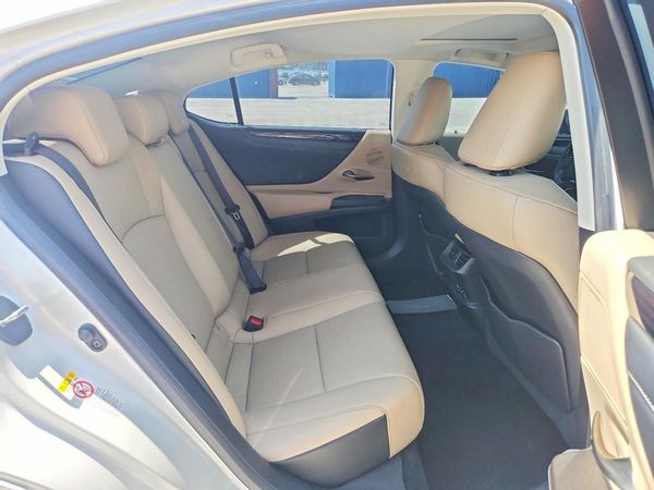 2019 LEXUS ES 350