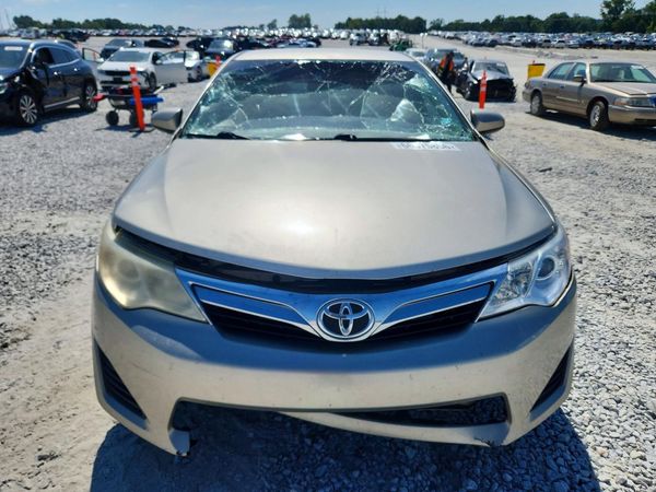 2014 TOYOTA CAMRY