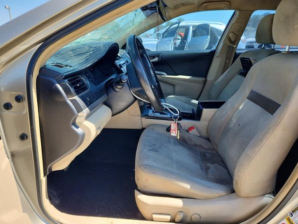 2014 TOYOTA CAMRY