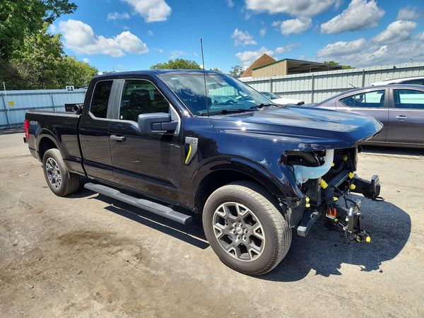 2025 FORD F150 STX