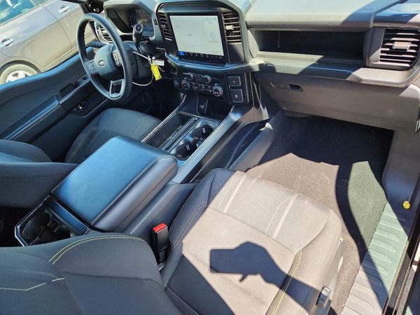 2025 FORD F150 STX