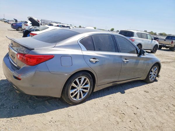 2015 INFINITI Q50