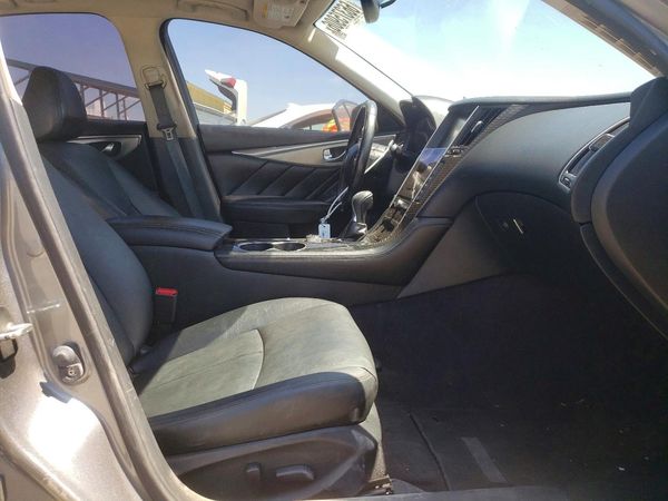 2015 INFINITI Q50