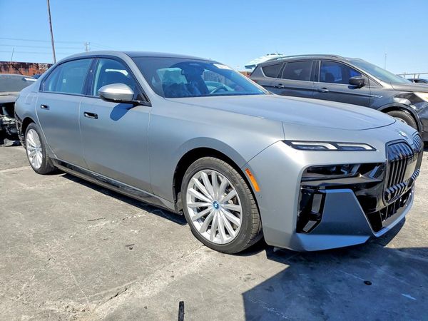 2025 BMW I7