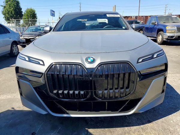 2025 BMW I7