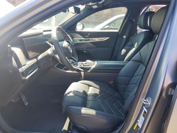 2025 BMW I7