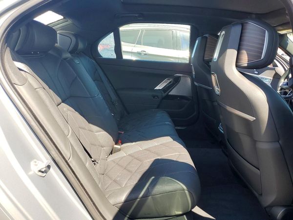 2025 BMW I7