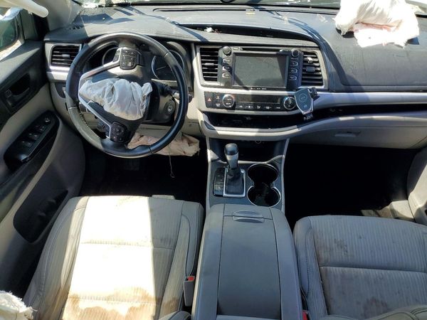 2017 TOYOTA HIGHLANDER LE/LE Plus — CKPT