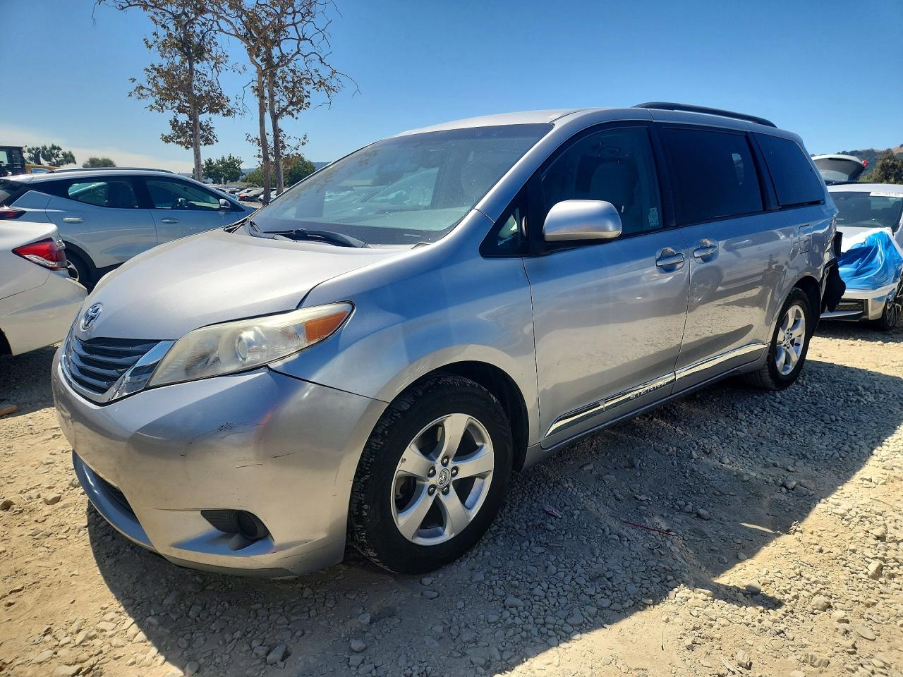 2017 TOYOTA SIENNA