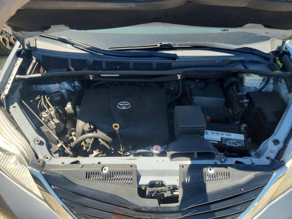2017 TOYOTA SIENNA