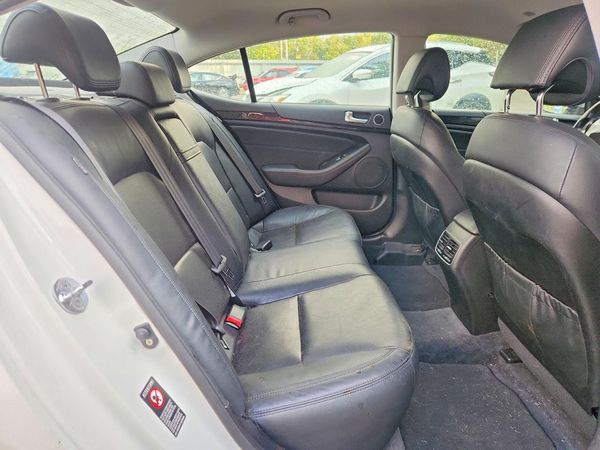 2014 KIA CADENZA
