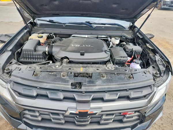 2022 CHEVROLET COLORADO Z71 — Engine bay