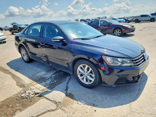 2018 VOLKSWAGEN PASSAT S, R-Line