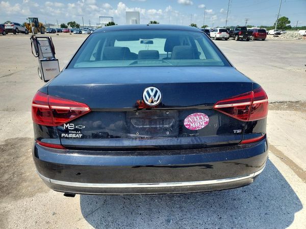 2018 VOLKSWAGEN PASSAT S, R-Line