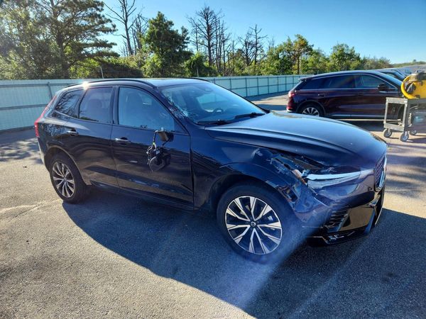 2024 VOLVO XC60 PLUS Plus Dark