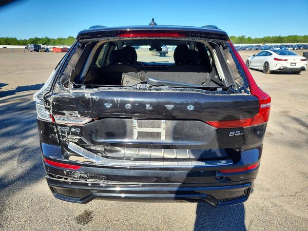 2024 VOLVO XC60 PLUS Plus Dark