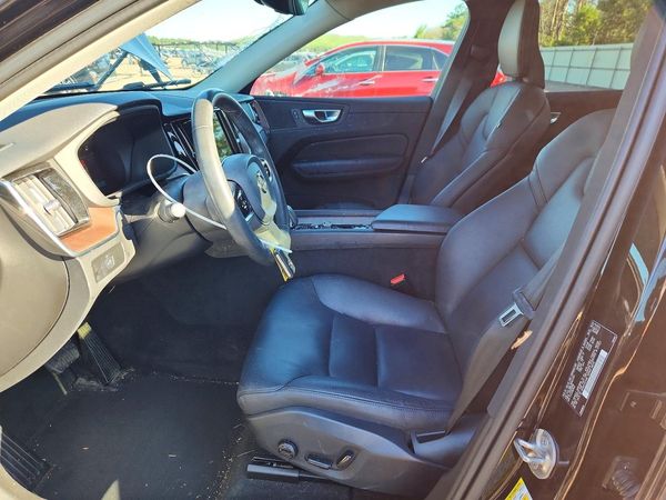 2024 VOLVO XC60 PLUS Plus Dark
