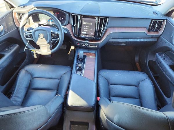 2024 VOLVO XC60 PLUS Plus Dark
