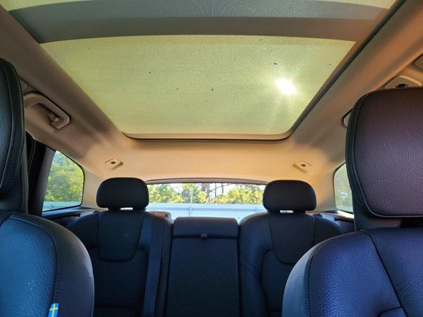 2024 VOLVO XC60 PLUS Plus Dark