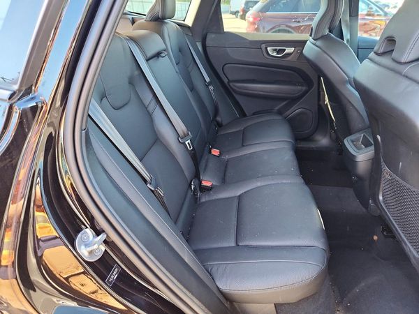 2024 VOLVO XC60 PLUS Plus Dark