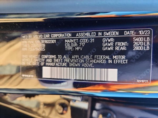 2024 VOLVO XC60 PLUS Plus Dark