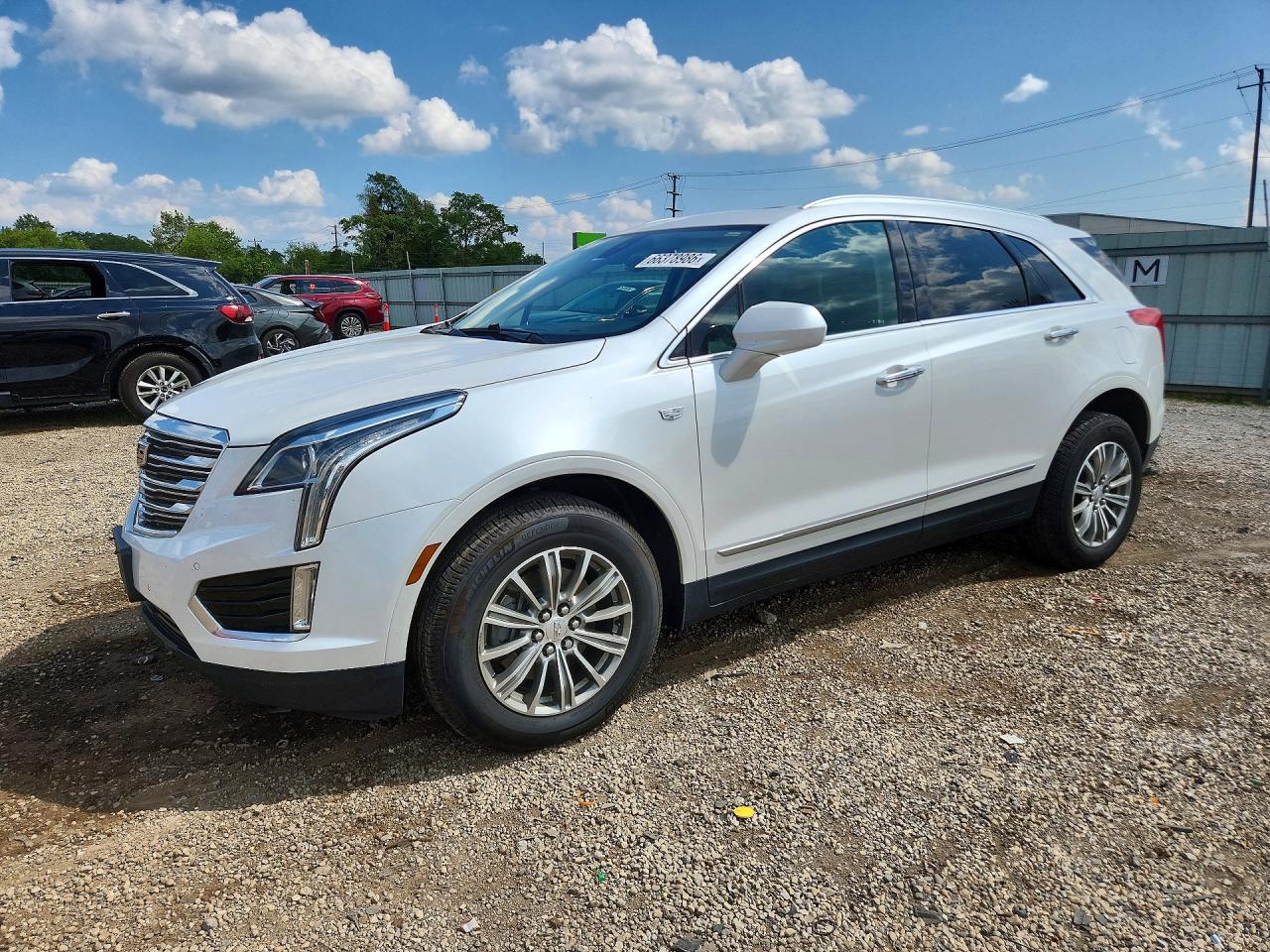 2017 CADILLAC XT5 Luxury