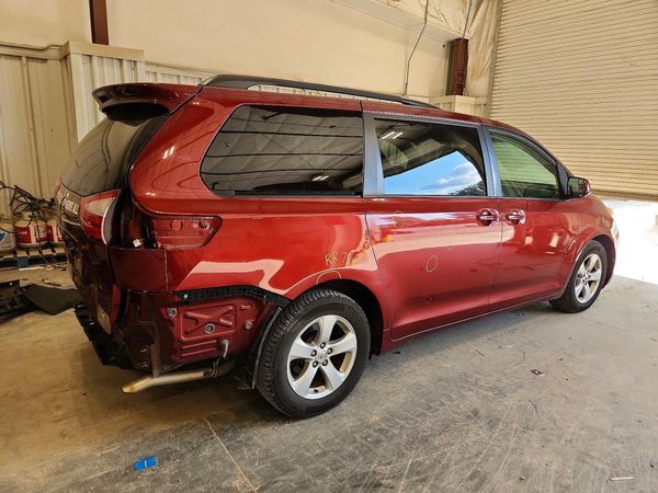 2016 TOYOTA SIENNA
