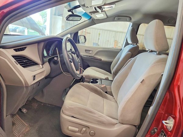 2016 TOYOTA SIENNA