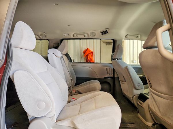 2016 TOYOTA SIENNA